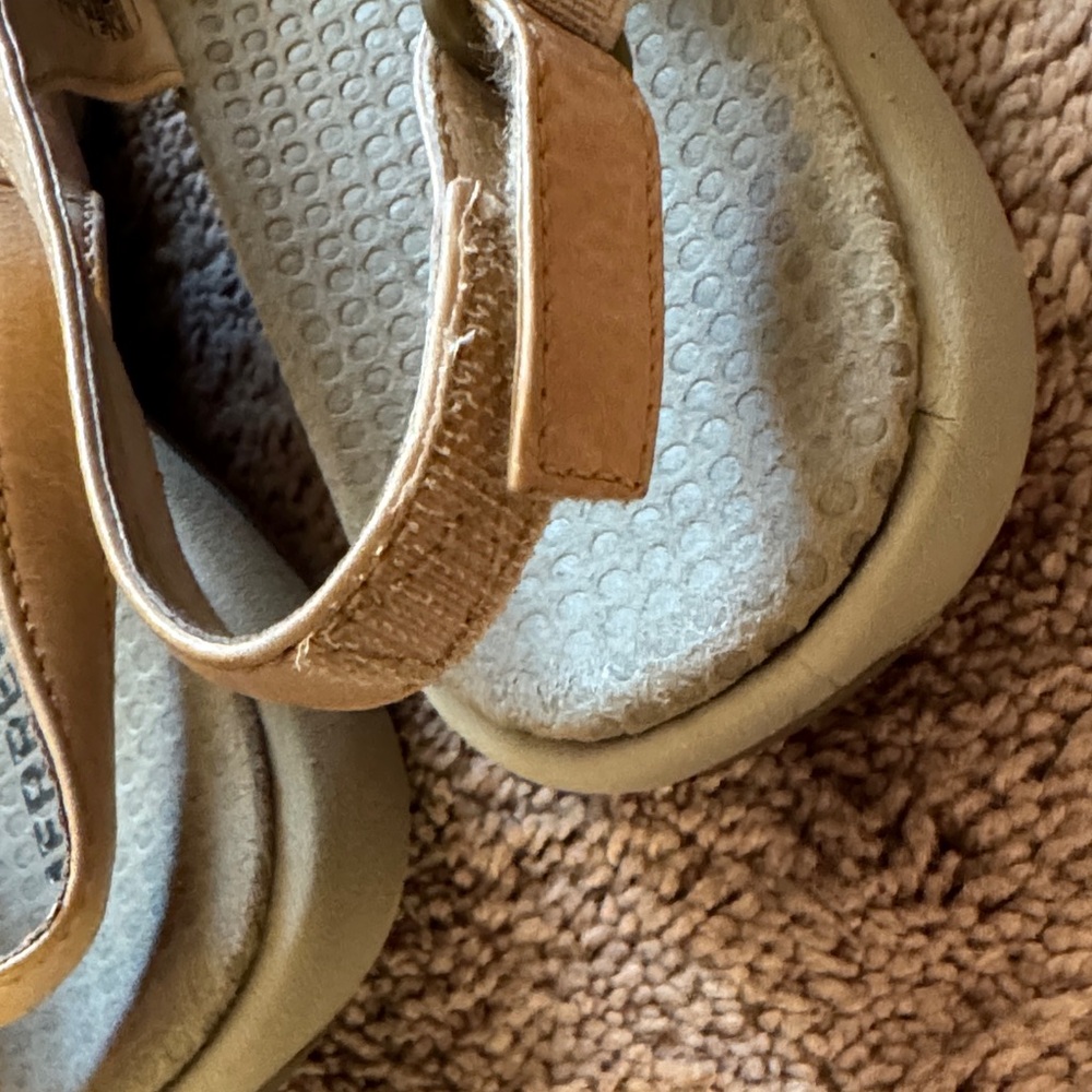 Merrell Women's Savannah Tan Thong Sandals. Size 8 - Picture 10 of 10